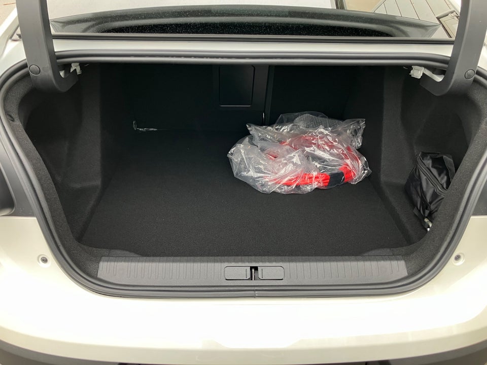 Citroën ë-C4 X 50 Shine 4d