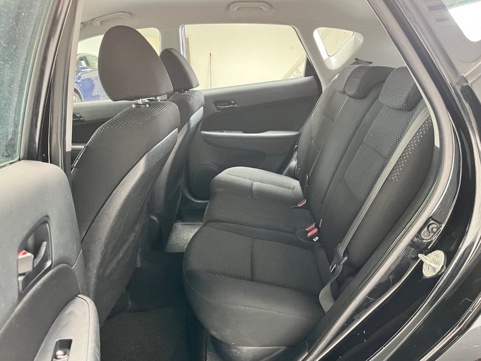 Hyundai i30 1,6 CRDi 90 Classic Sense+ Eco 5d