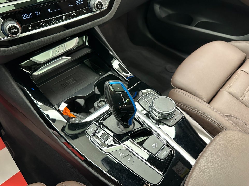 BMW iX3 Charged Impressive 5d