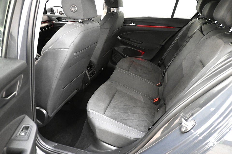 VW Golf VIII 1,4 eHybrid DSG 5d