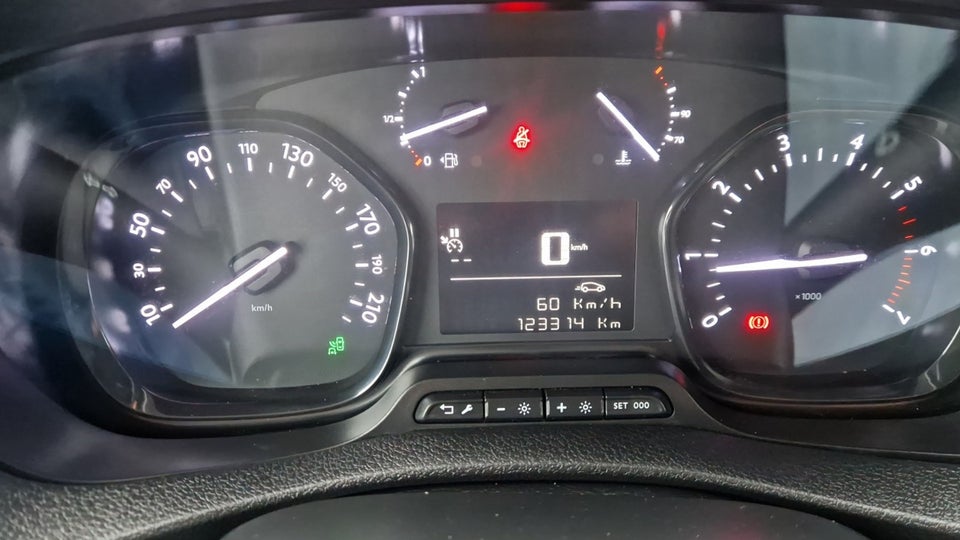 Toyota ProAce 2,0 D 122 Long Comfort Master 4d