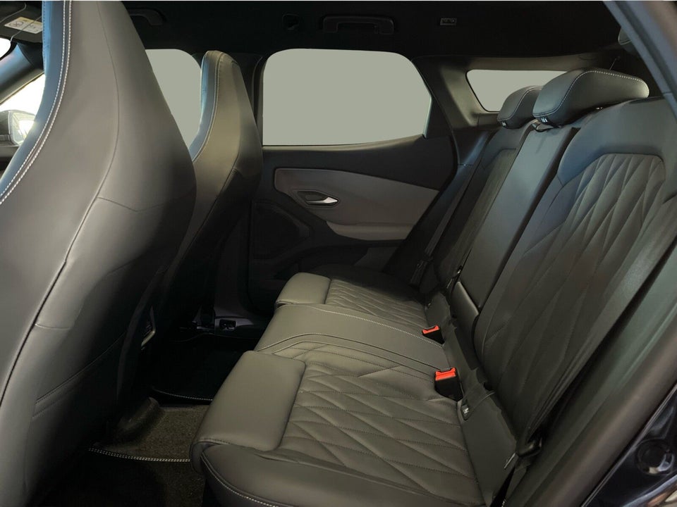 Ford Explorer 84 Premium Extended Range AWD 5d