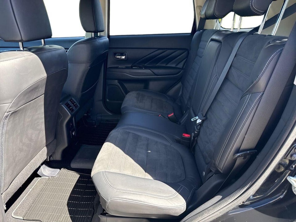 Mitsubishi Outlander 2,4 PHEV Intense CVT 4WD 5d