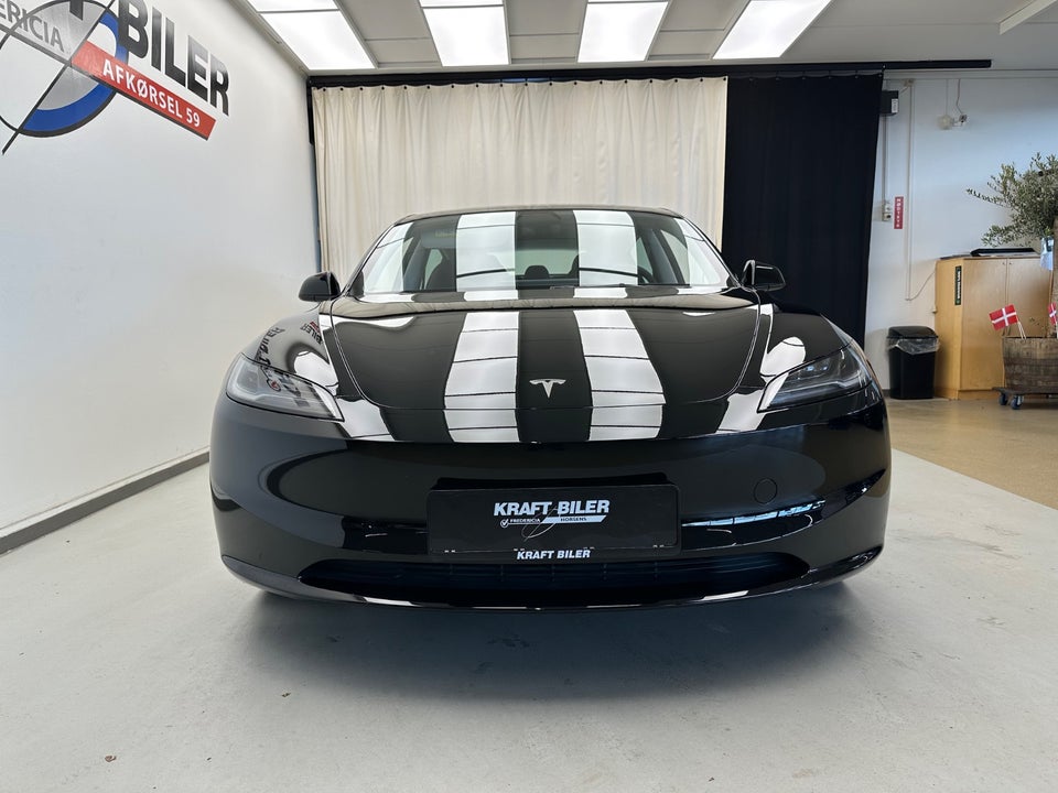 Tesla Model 3 RWD 4d