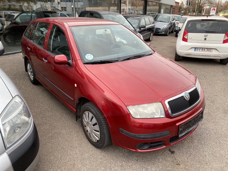 Skoda Fabia 1,4 16V 75 Ambiente Combi 5d