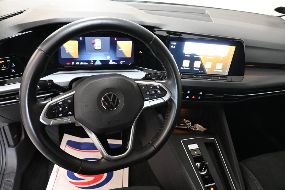 VW Golf VIII 1,4 eHybrid DSG 5d