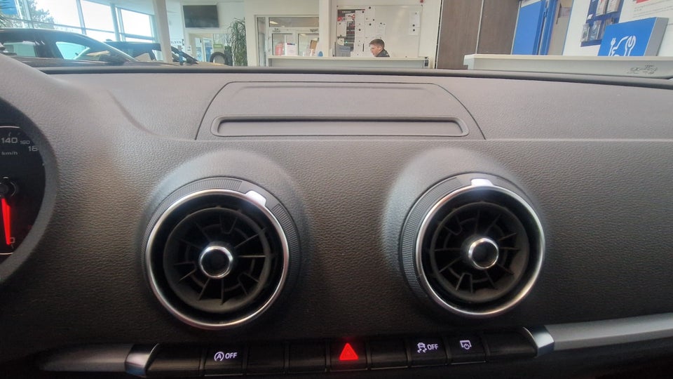 Audi A3 30 TFSi Sportback 5d