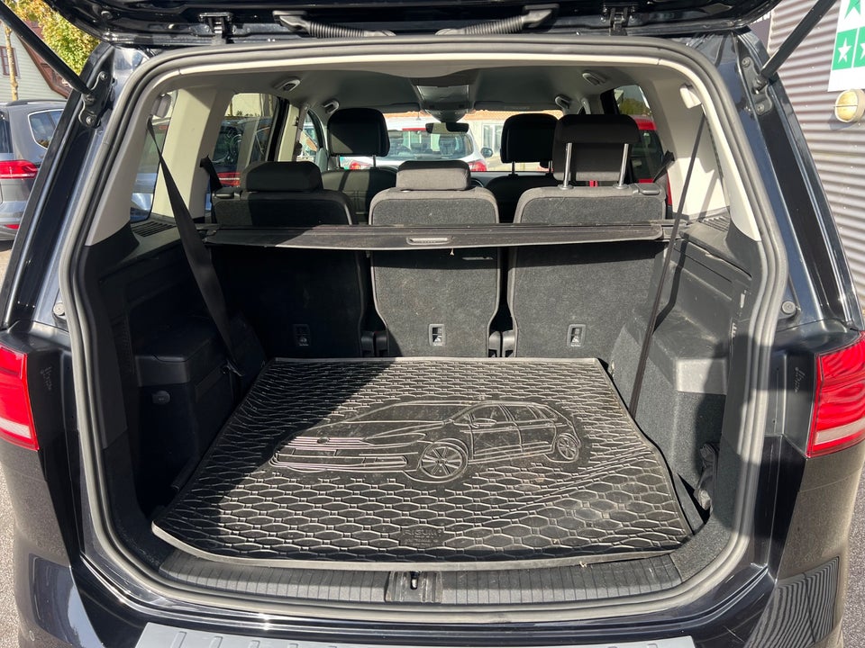 VW Touran 2,0 TDi 150 IQ.Drive DSG 7prs 5d