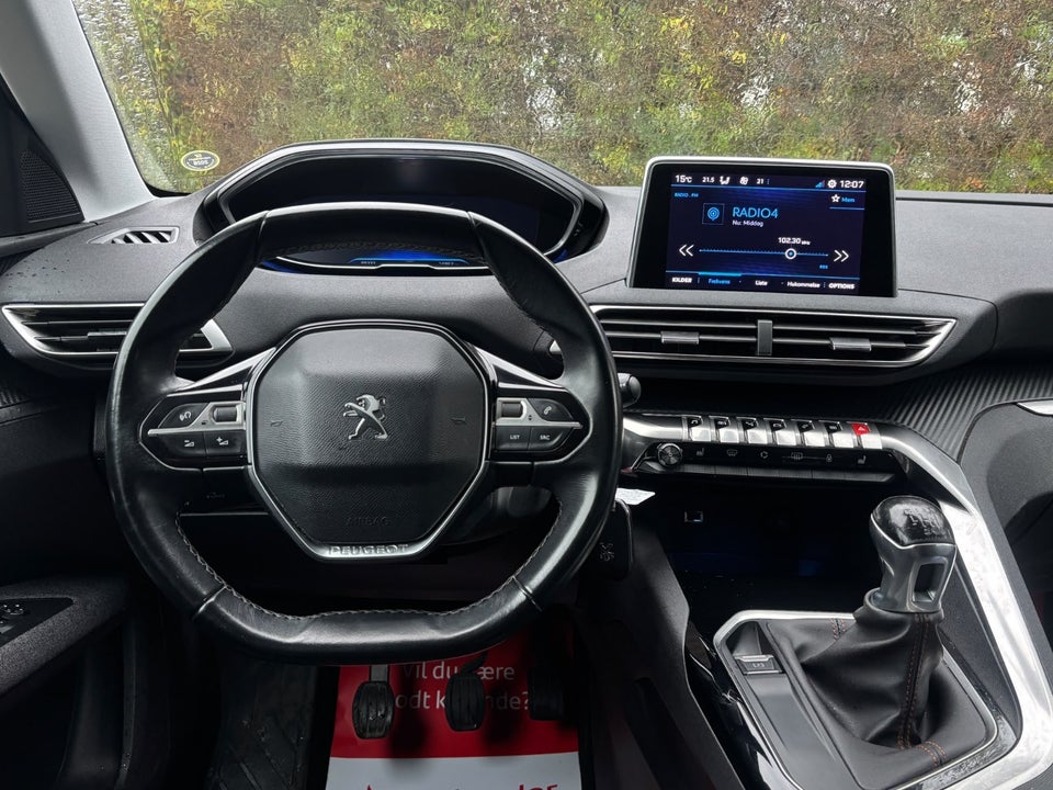Peugeot 5008 1,2 e-THP 130 Allure 7prs 5d