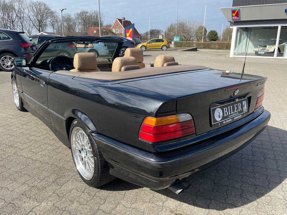 BMW 320i 2,0 Cabriolet 2d