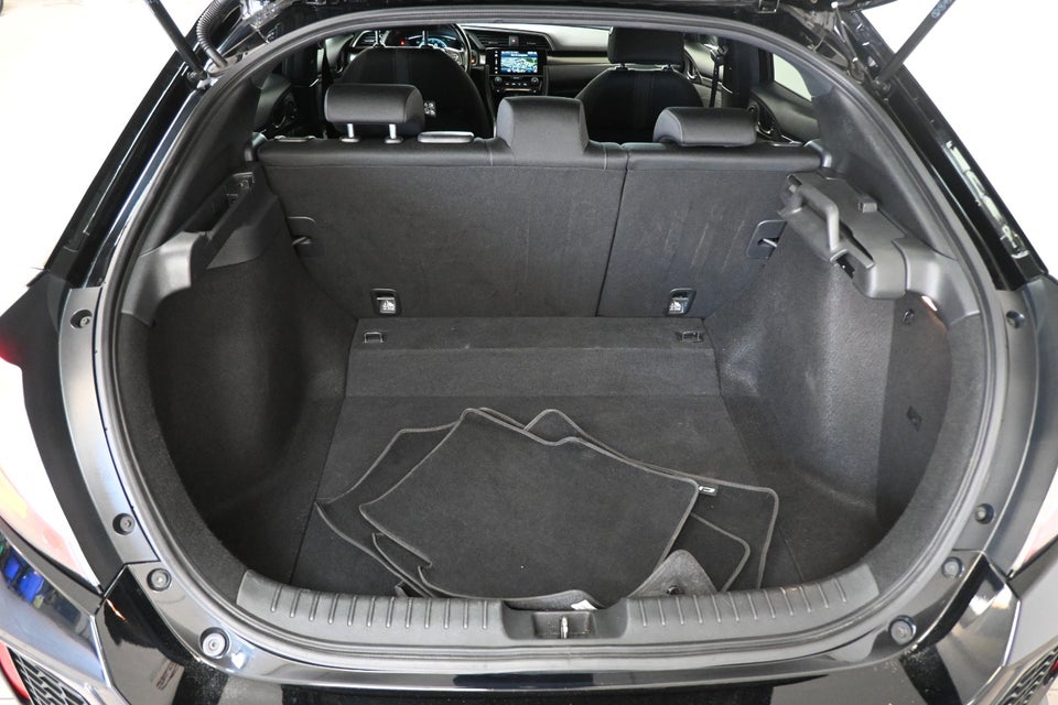 Honda Civic 1,0 VTEC Turbo Elegance 5d