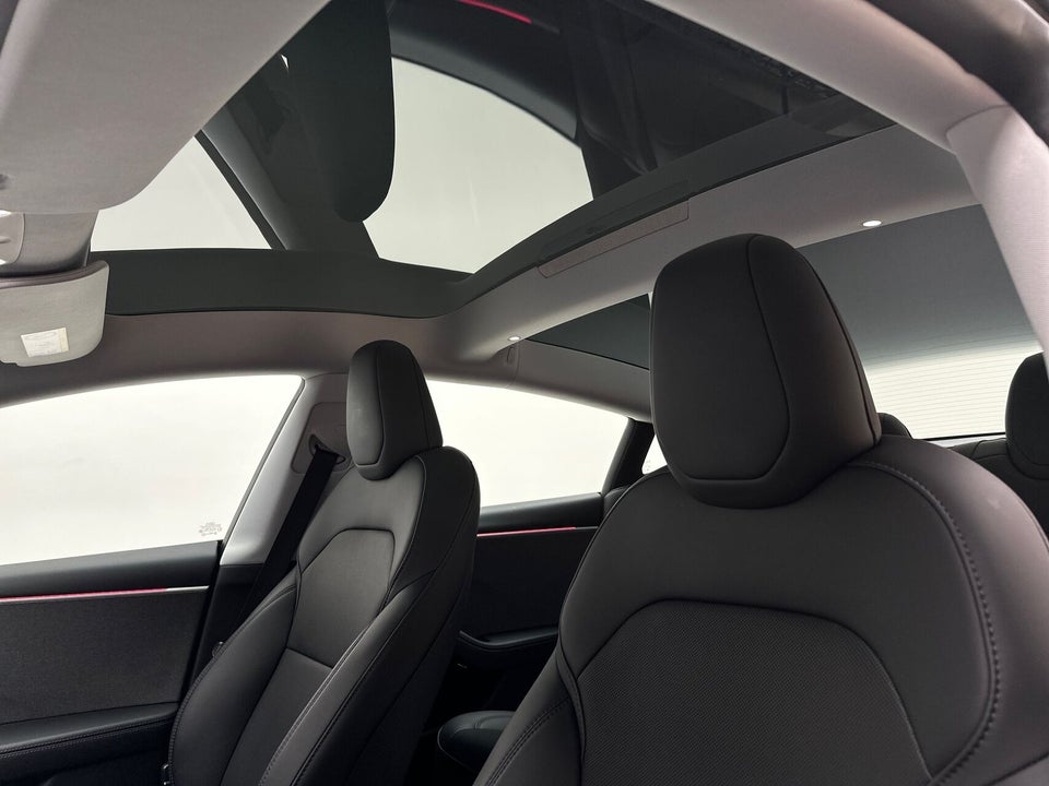 Tesla Model 3 RWD 4d