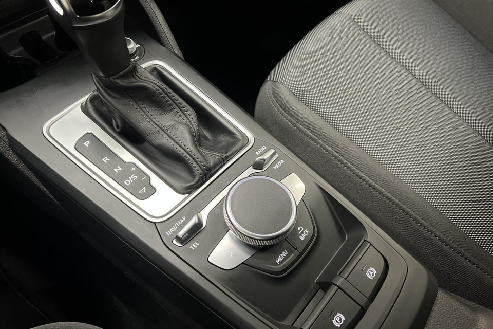 Audi Q2 35 TFSi Prestige S-tr. 5d