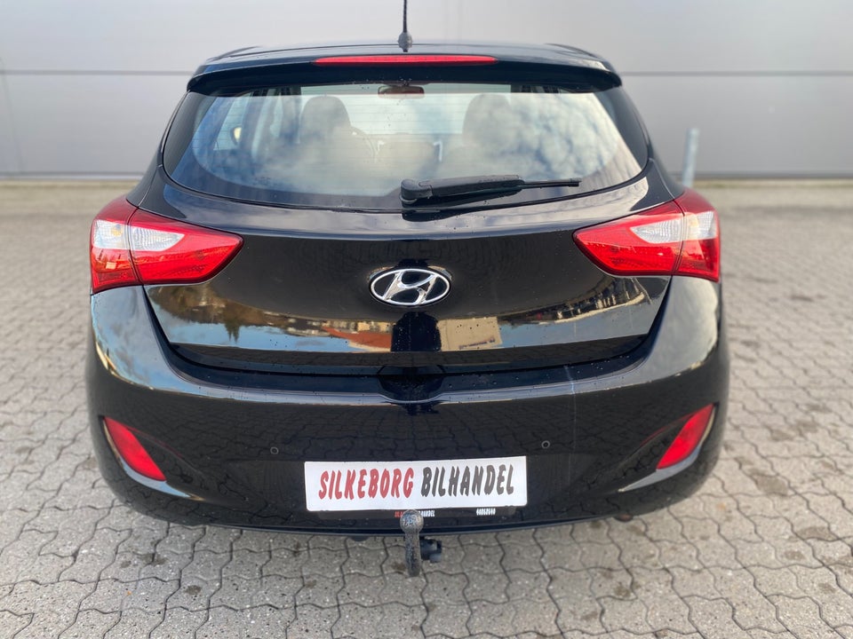 Hyundai i30 1,6 GDi Style Eco 5d