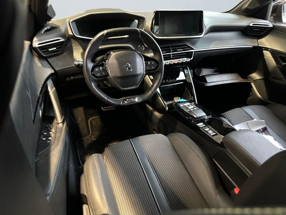 Peugeot e-208 50 GT 5d