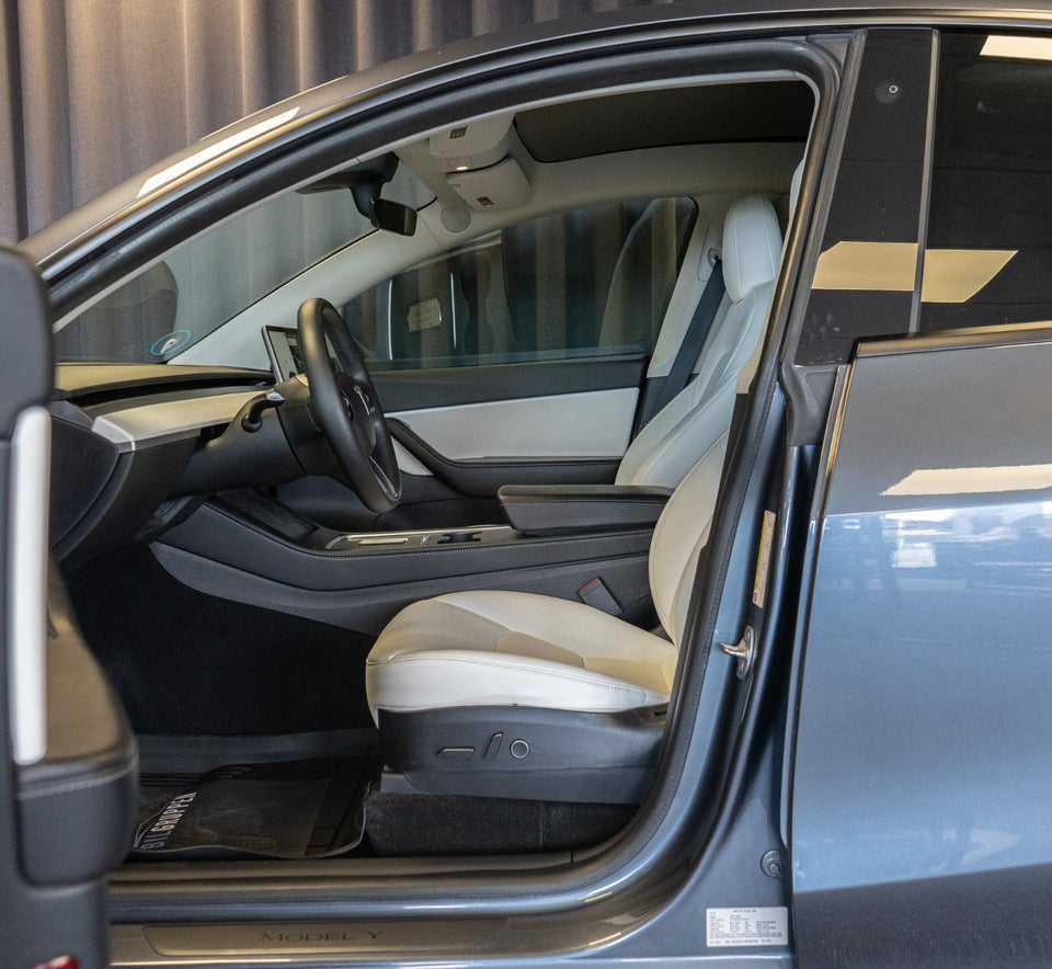 Tesla Model Y Performance AWD 5d