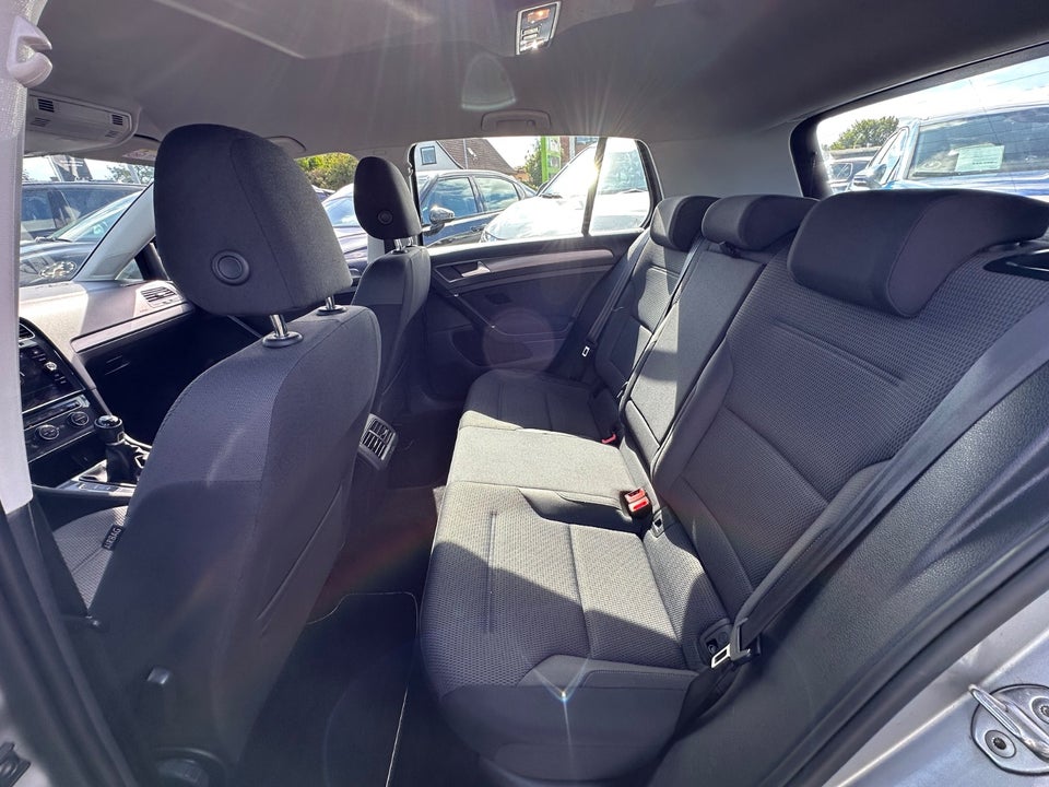 VW Golf VII 1,5 TSi 130 Comfortline 5d