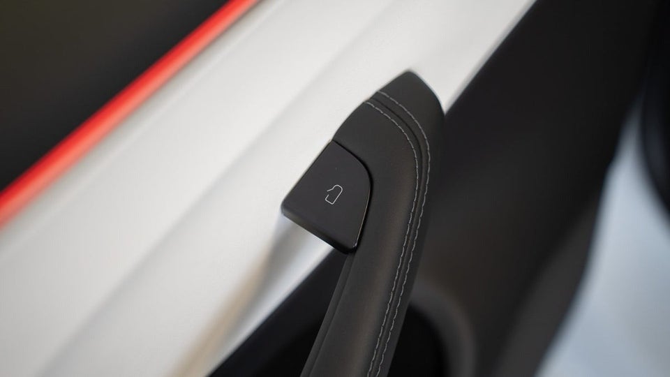 Tesla Model 3 RWD 4d