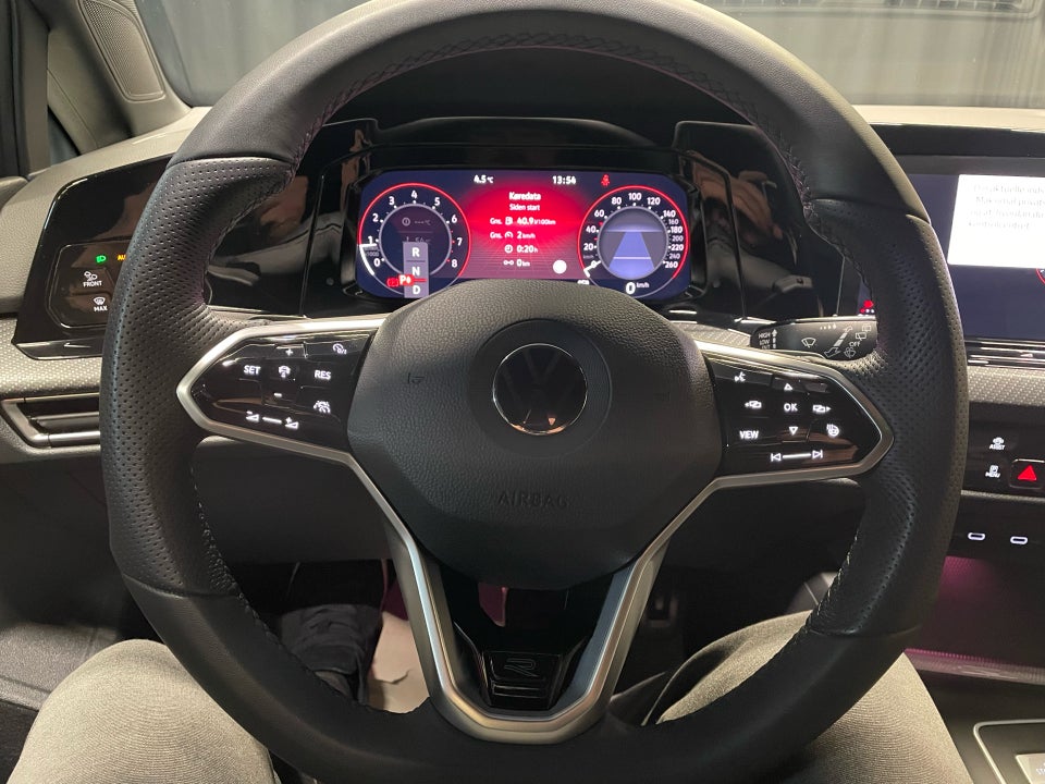 VW Golf VIII 2,0 TSi 190 R-line Variant DSG 5d