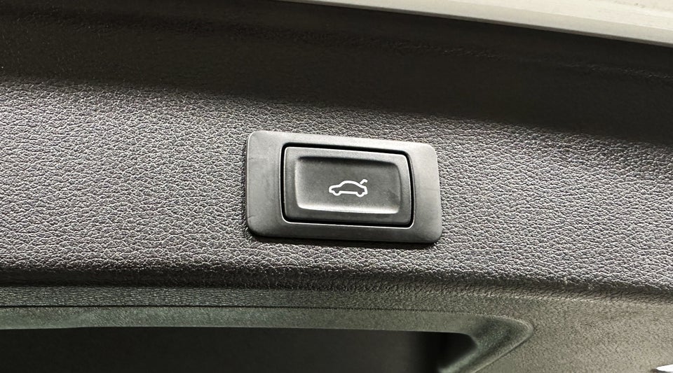 Audi A4 2,0 TDi 150 Avant S-tr. 5d