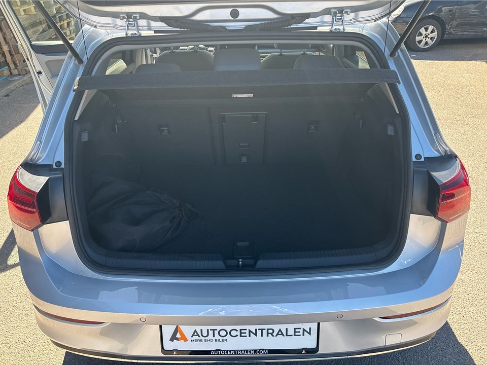 VW Golf VIII 1,4 eHybrid DSG 5d