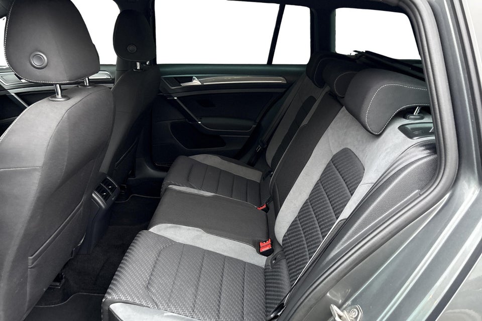 VW Golf VII 1,5 TSi 150 R-line Variant DSG 5d