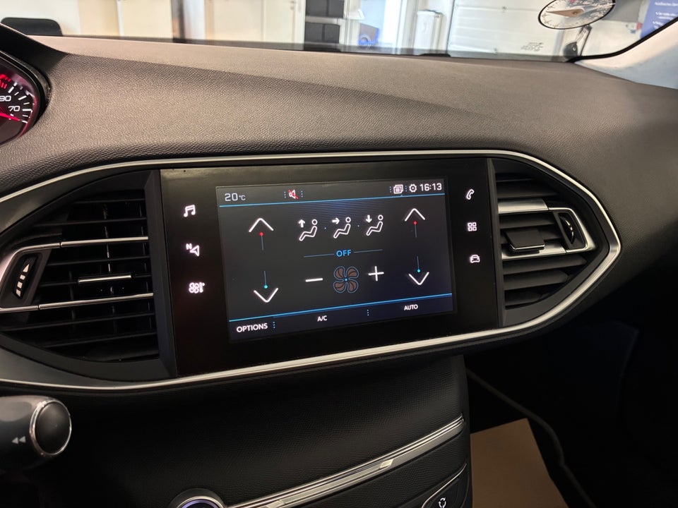 Peugeot 308 1,5 BlueHDi 130 Selection Sky SW EAT8 5d