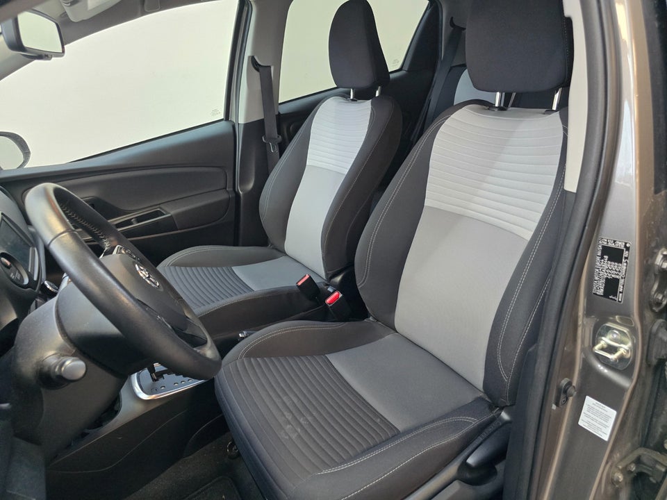 Toyota Yaris 1,5 Hybrid H3 Limited e-CVT 5d