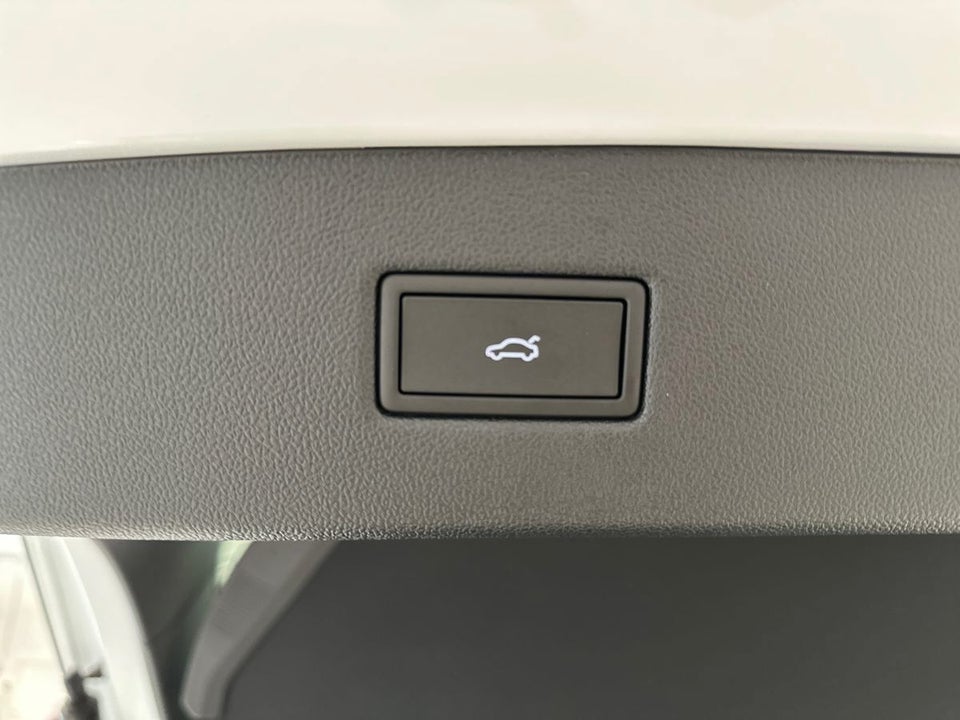 Ford Capri 82 Premium Extended Range 5d