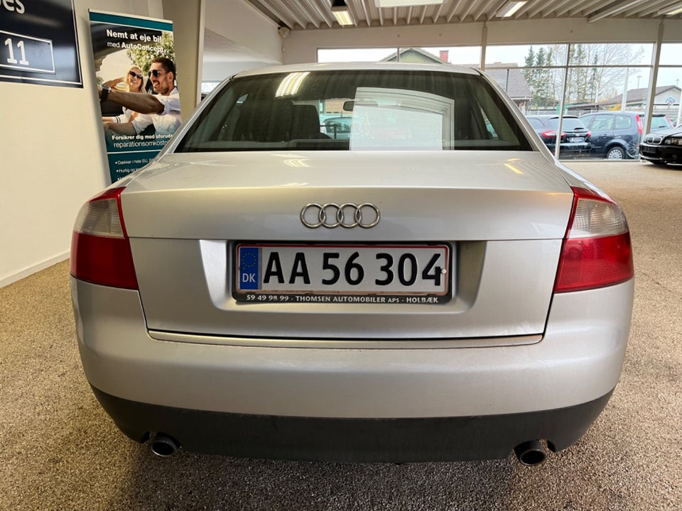 Audi A4 2,4 V6 4d