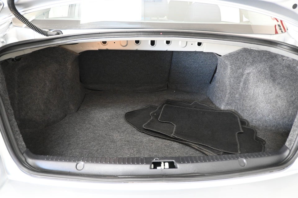 Mitsubishi Lancer 1,6 Invite SportSedan 4d