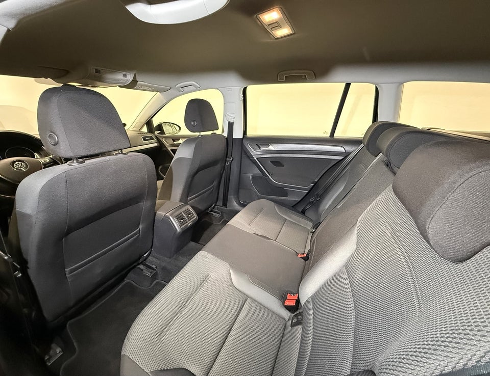 VW Golf VII 1,5 TSi 130 Comfortline Variant DSG 5d