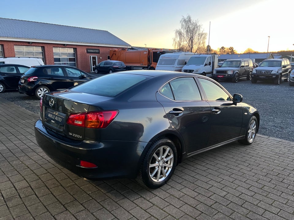 Lexus IS220d 2,2 Komfort 4d