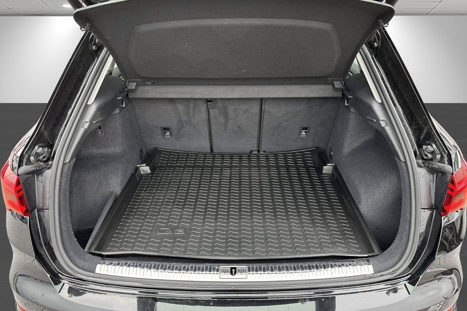 Audi Q3 35 TFSi Advanced Prestige S-tr. 5d