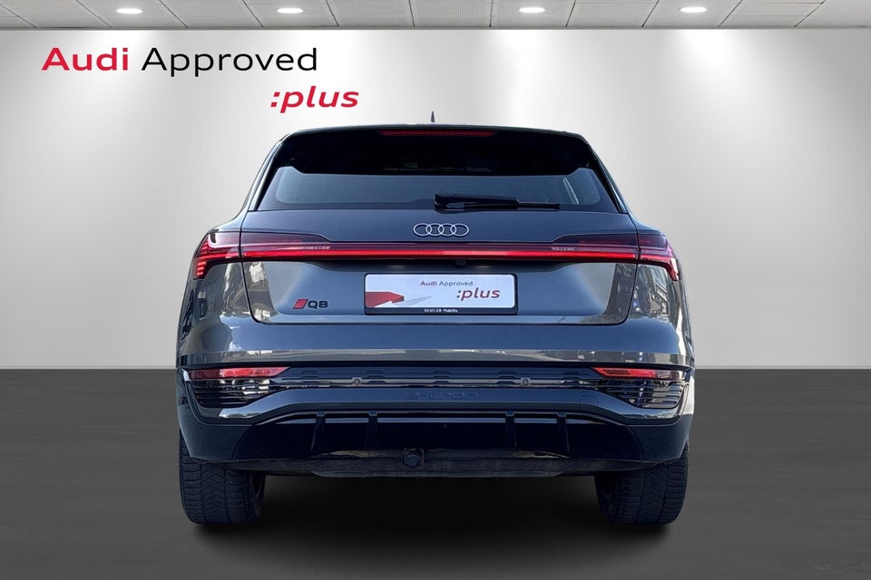 Audi Q8 e-tron 55 S-line quattro 5d