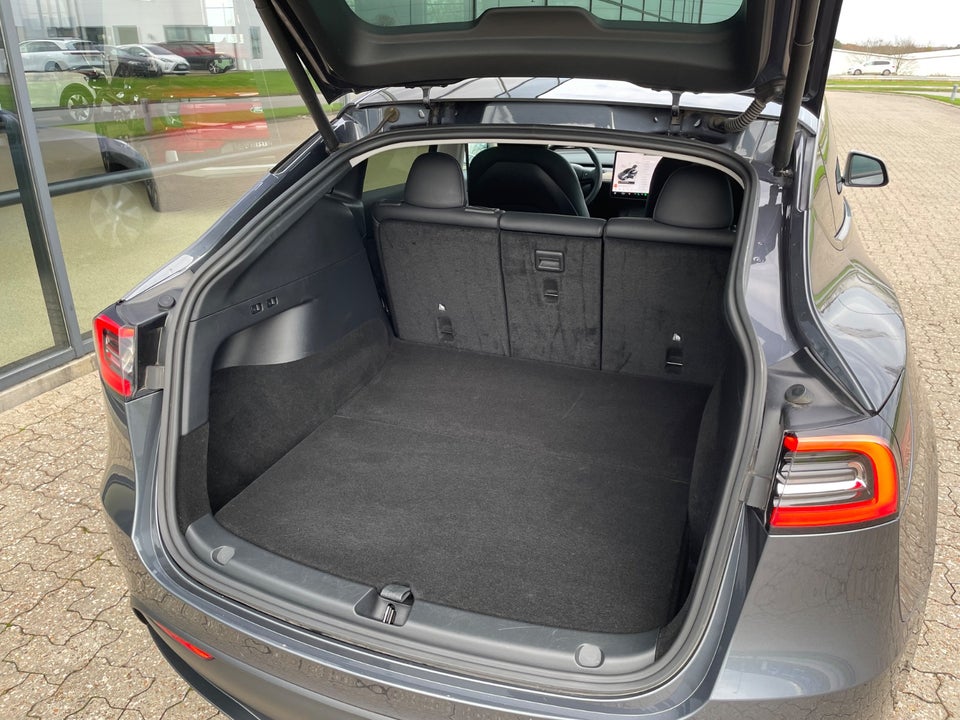 Tesla Model Y Long Range AWD 5d