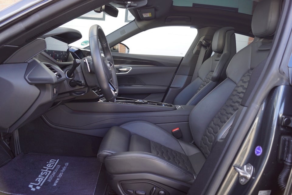 Audi e-tron GT quattro 4d