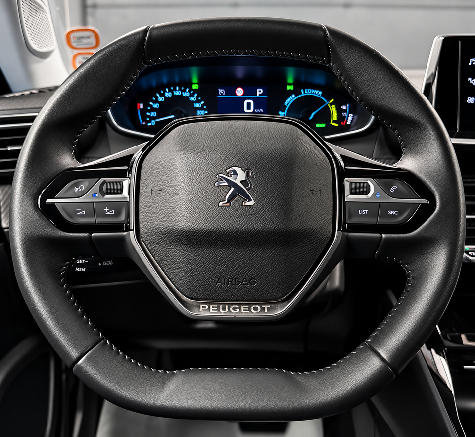 Peugeot e-2008 50 Allure 5d