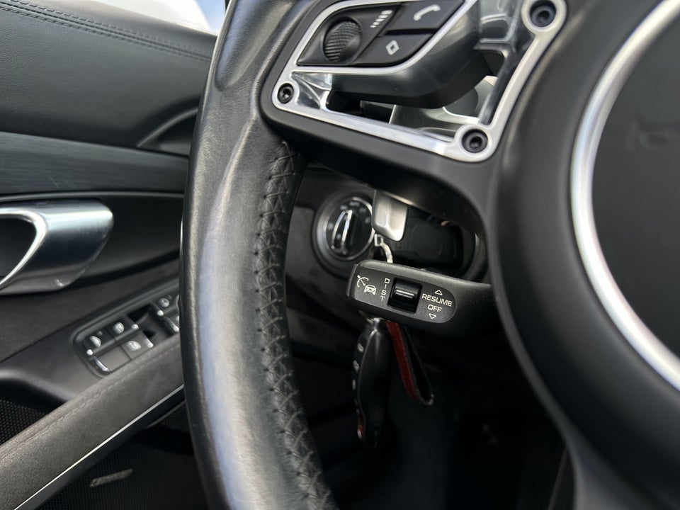 Porsche 911 Carrera 4 GTS 3,0 Cabriolet PDK 2d