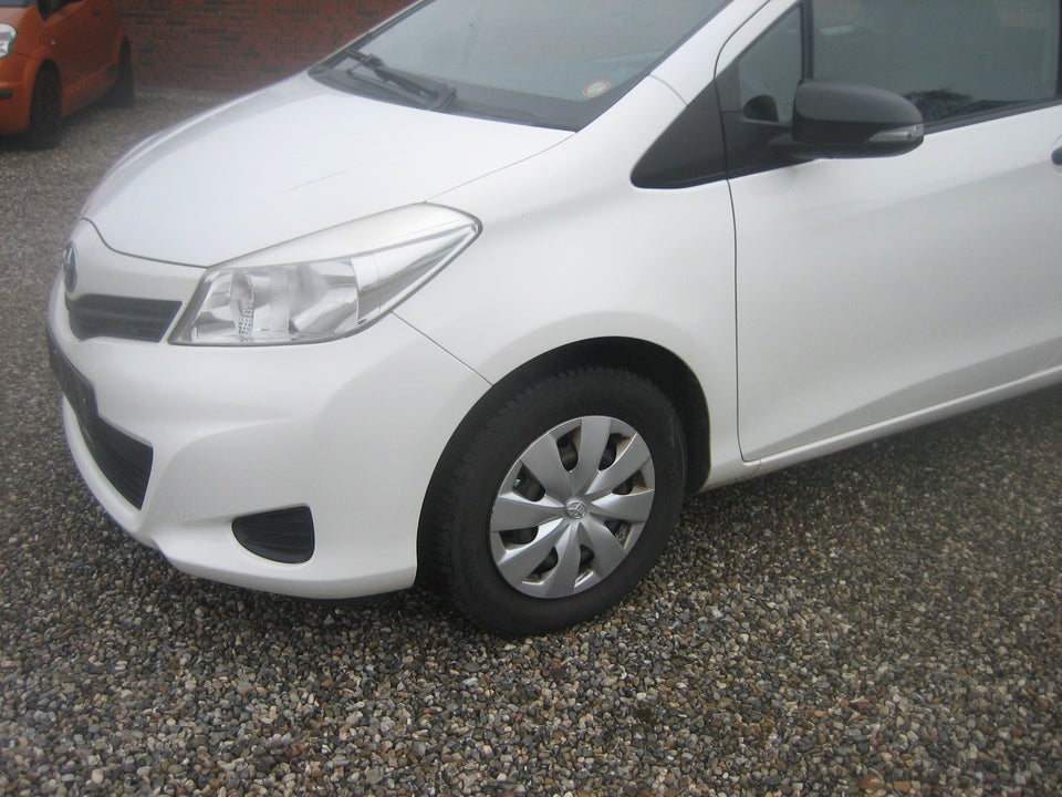 Toyota Yaris 1,0 VVT-i T1 3d