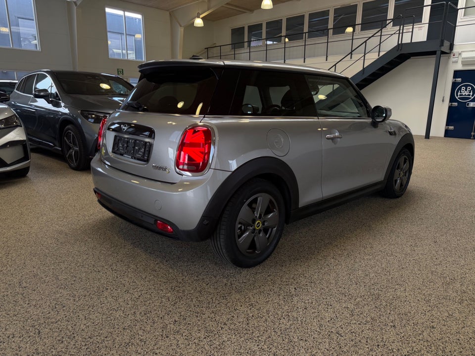 MINI Cooper SE Essential 3d