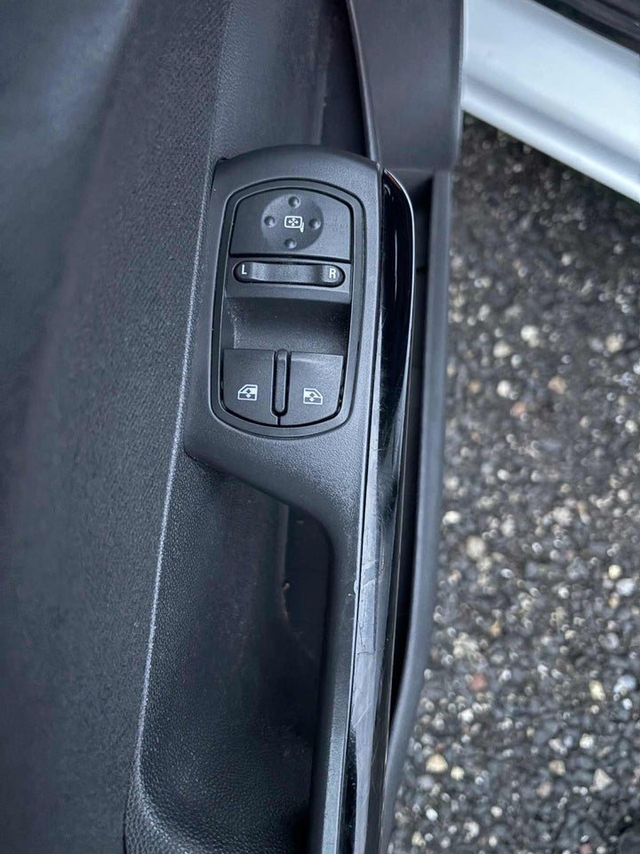 Opel Corsa 1,0 12V Enjoy 5d