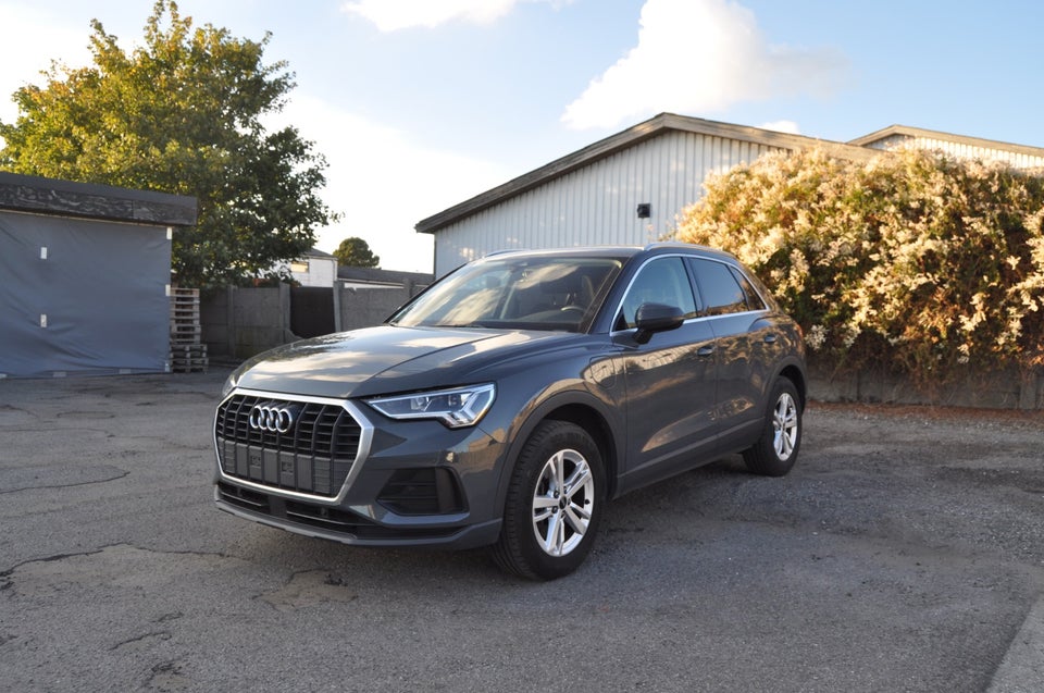 Audi Q3 45 TFSi e Attitude plus S-tr. 5d