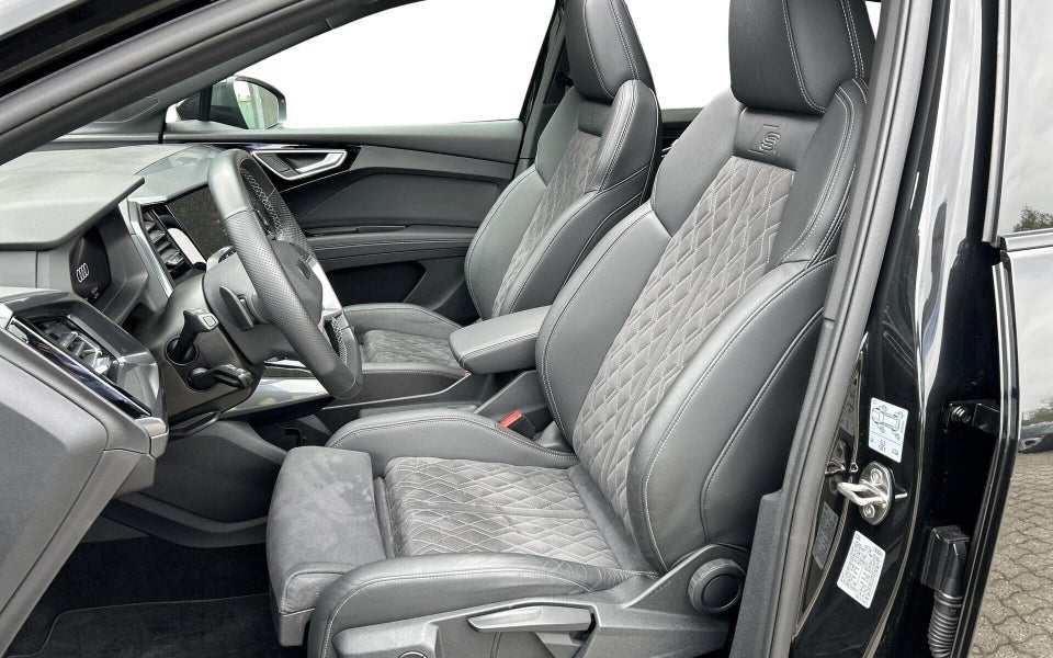 Audi Q4 e-tron 45 S-line quattro 5d