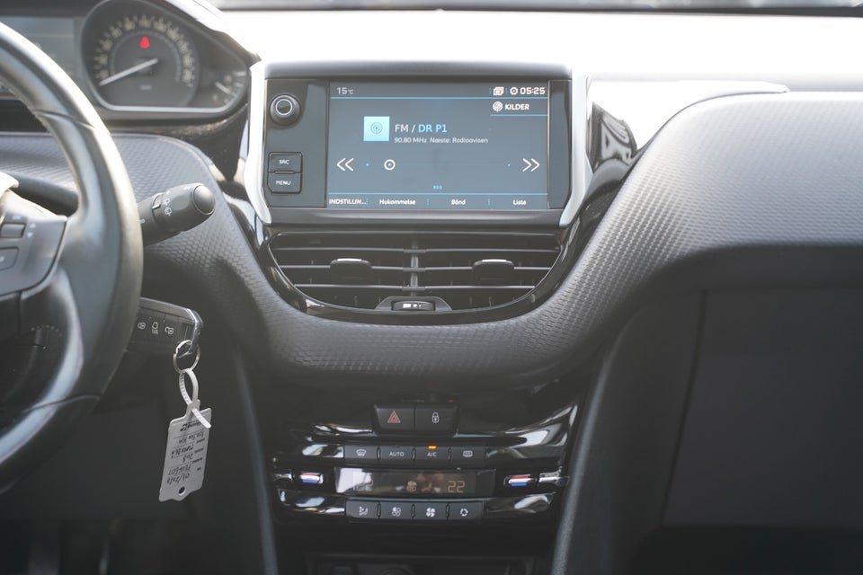 Peugeot 208 1,5 BlueHDi 100 Infinity Sky 5d