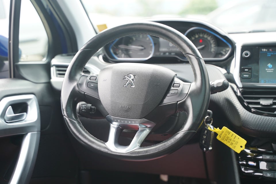 Peugeot 2008 1,5 BlueHDi 100 Prestige Sky 5d