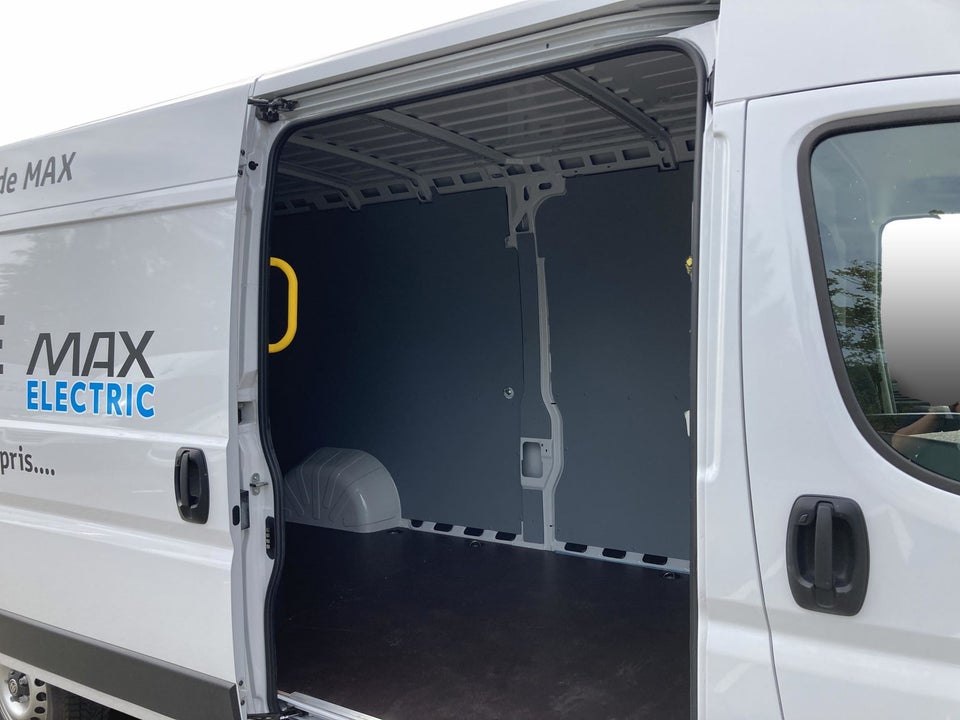 Toyota ProAce Max 110 Comfort Master Kassevogn L3H2