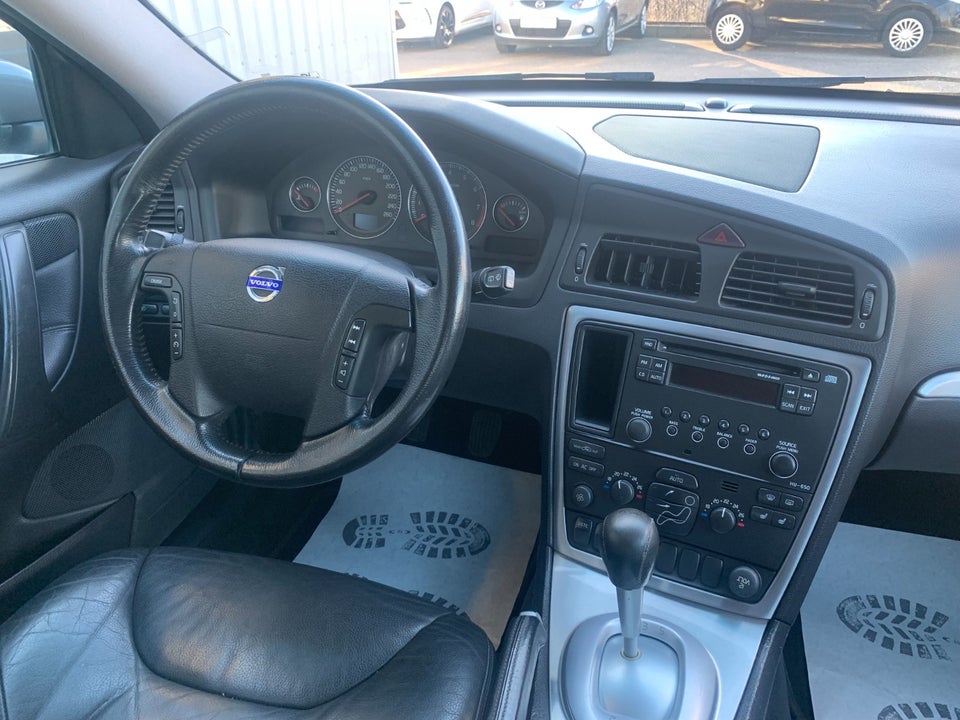 Volvo V70 2,4 140 Momentum 5d