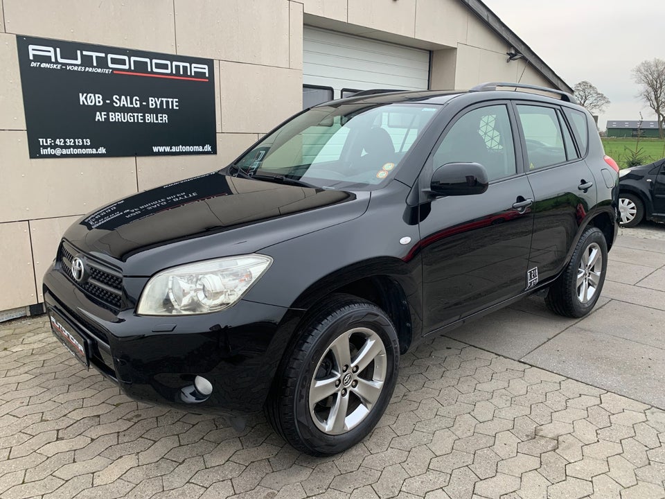 Toyota RAV4 2,0 VVT-i aut. 4x4 Van 5d