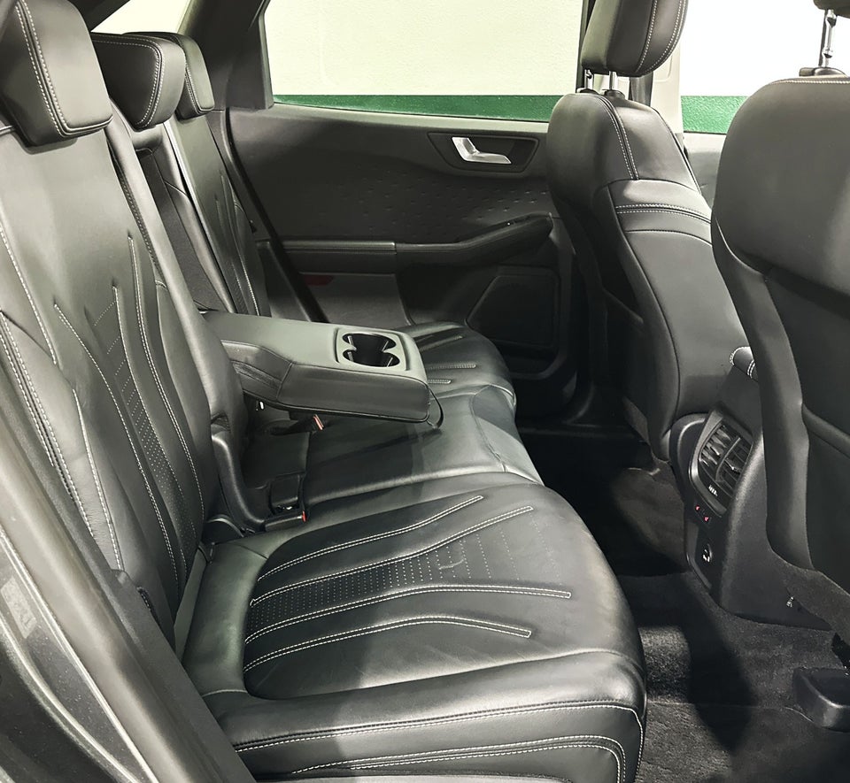 Ford Kuga 2,5 PHEV Vignale CVT 5d